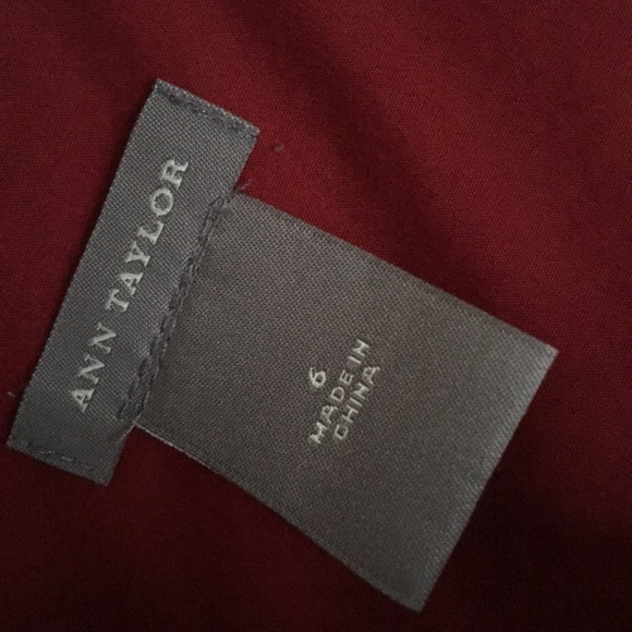 Ann Taylor Beautiful deep Red blouse. - Picture 6 of 7